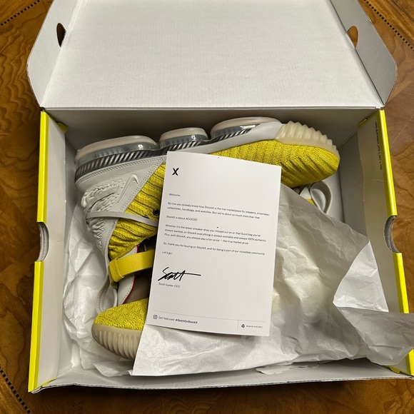 Nike LeBron 16 Harlem Fashion Row Size 13 shoes. - Picture 2 of 9